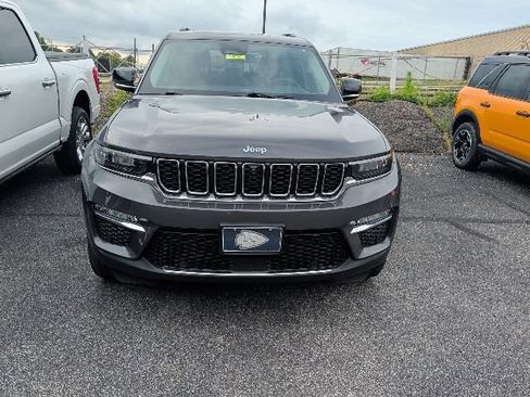 Used 2022 Jeep Grand Cherokee Limited 4xe w/ Luxury Tech Group II AWD/4WD image 9