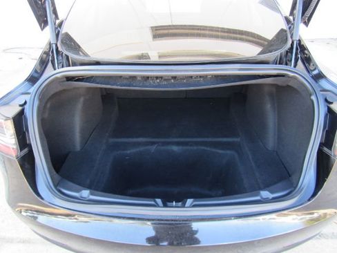 Used 2018 Tesla Model 3 Long Range RWD image 25