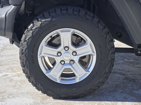 Used 2020 Jeep Wrangler Sport S image 14