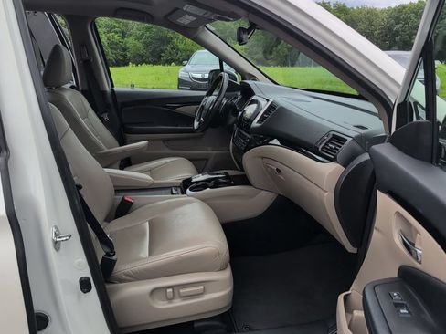 Used 2017 Honda Pilot Touring image 53