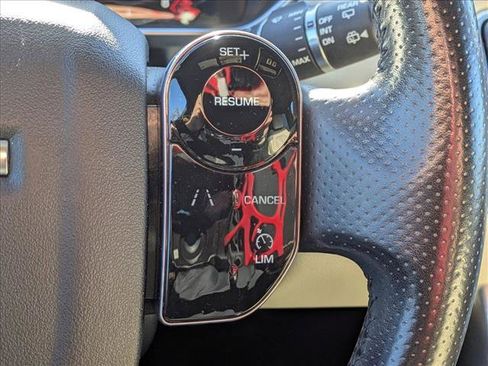 Used 2020 Land Rover Range Rover Sport HSE image 12