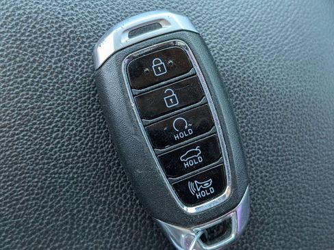 Used 2021 Hyundai Elantra SEL w/ Convenience + Premium Package FWD image 28