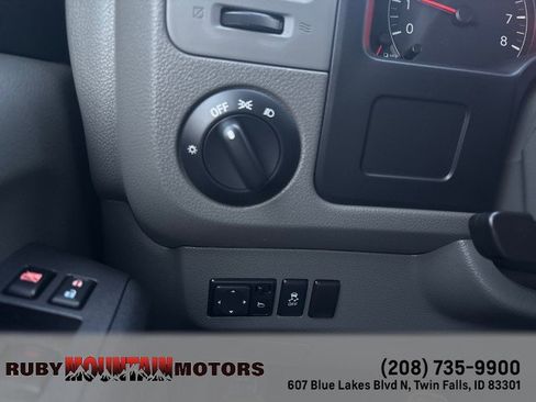 Used 2019 Nissan NV 2500 S image 13