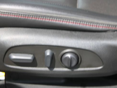 Used 2022 Chevrolet Traverse RS image 19