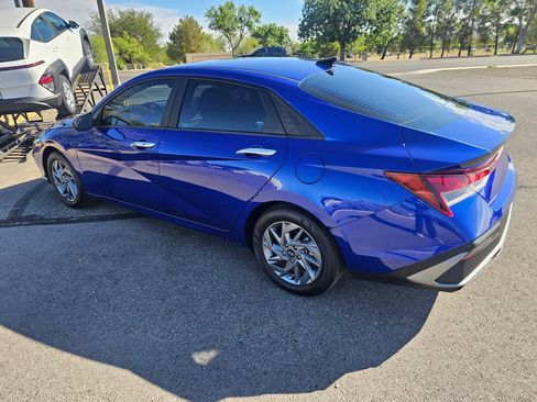 Used 2024 Hyundai Elantra SEL FWD image 3
