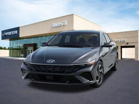 Used 2025 Hyundai Elantra SEL FWD image 6
