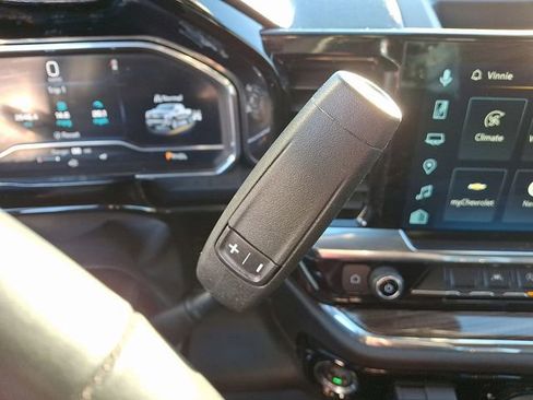 Used 2025 Chevrolet Silverado 1500 LT image 24