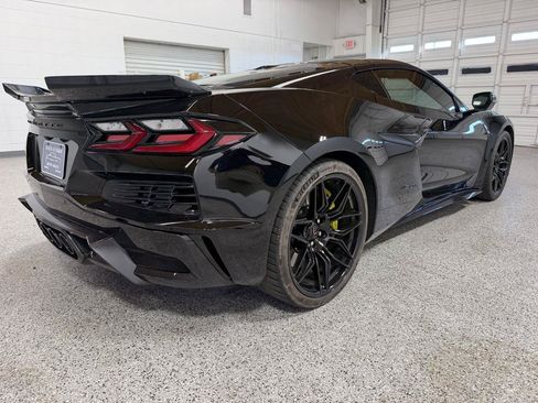 Used 2023 Chevrolet Corvette Z06 w/ Stealth Interior Trim Package RWD image 5