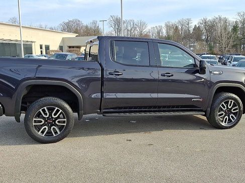 Certified 2022 GMC Sierra 1500 AT4 w/ AT4 Premium Package image 9