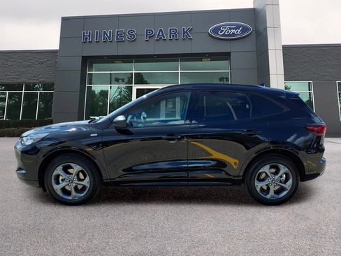 Used 2023 Ford Escape ST-Line w/ Tech Pack #1 AWD/4WD image 4