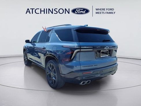 Used 2025 Chevrolet Traverse RS w/ LPO, Floor Liner Package AWD/4WD image 6