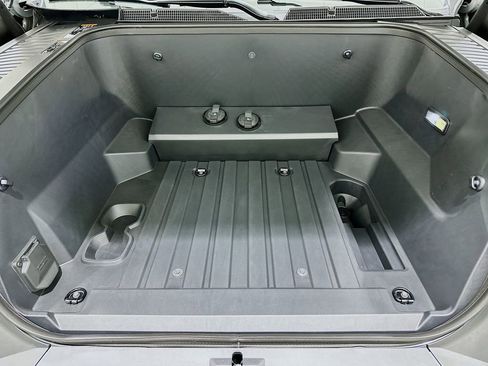 New 2026 GMC Sierra EV Elevation image 29