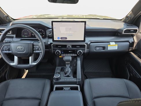 Used 2025 Toyota 4Runner Limited AWD/4WD image 9