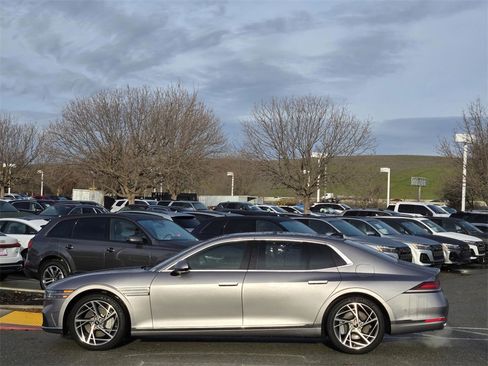 Used 2023 Genesis G90 3.5T image 7