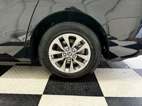 Used 2024 Toyota Sienna LE image 10