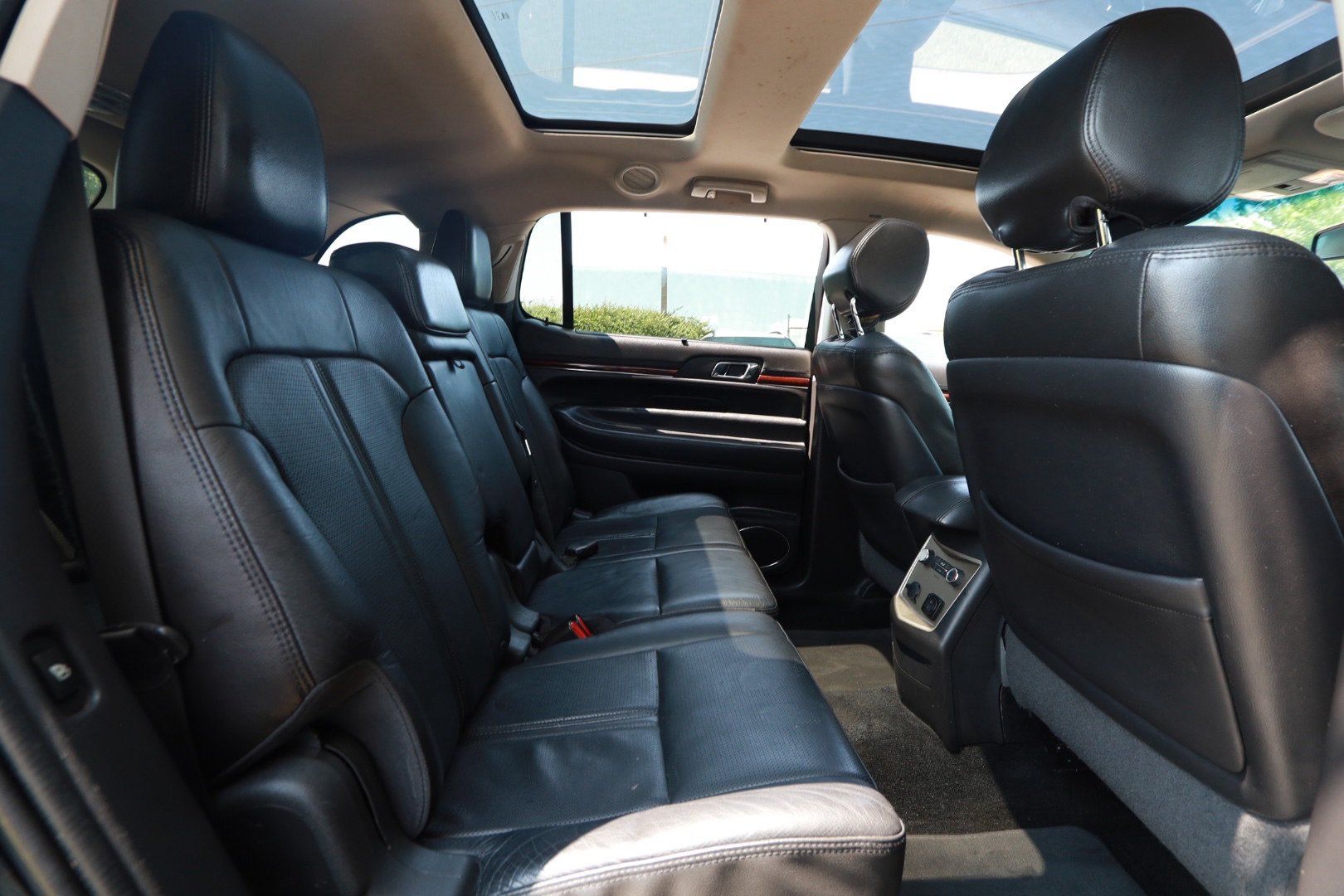 Used 2012 Lincoln MKT FWD image 27