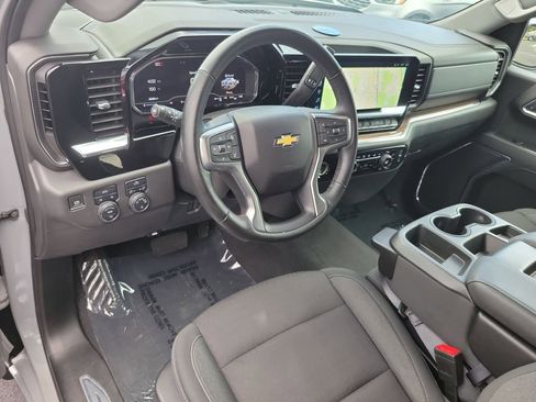 Used 2024 Chevrolet Silverado 1500 LT AWD/4WD image 15