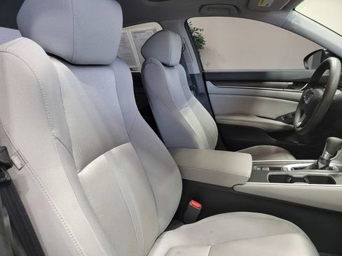 Used 2018 Honda Accord EX image 16