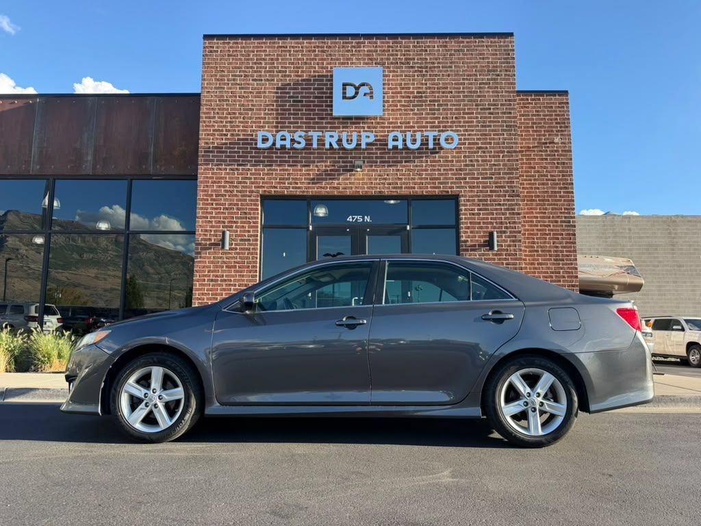 Used 2012 Toyota Camry SE FWD image 3