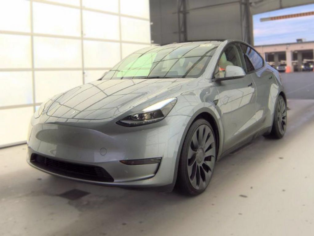 Used 2024 Tesla Model Y Performance AWD/4WD image 2
