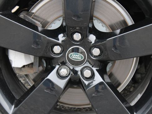 Used 2024 Land Rover Defender 110 S image 92