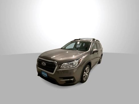 Used 2022 Subaru Ascent Limited w/ Technology Package image 4