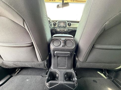 Used 2019 Jeep Wrangler Unlimited Sport AWD/4WD image 33