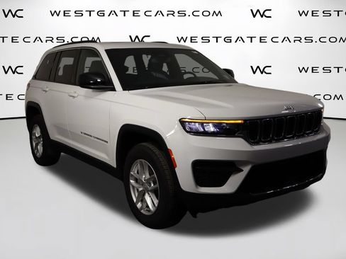 Used 2024 Jeep Grand Cherokee Laredo X RWD image 42