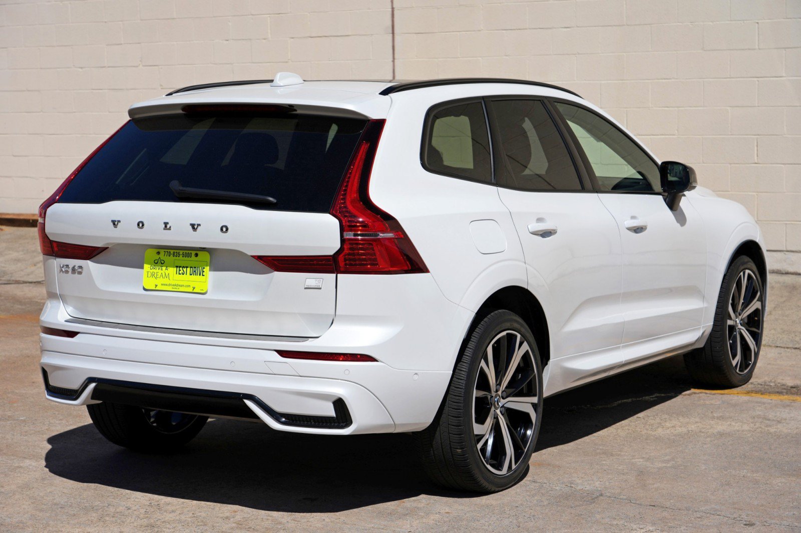 Used 2024 Volvo XC60 T8 Ultimate w/ Protection Package Premier AWD/4WD image 51