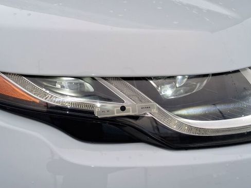 Used 2018 Land Rover Range Rover Evoque Autobiography image 11