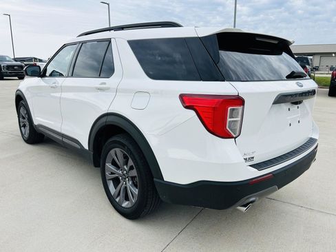 Used 2024 Ford Explorer XLT w/ Equipment Group 202A AWD/4WD image 42
