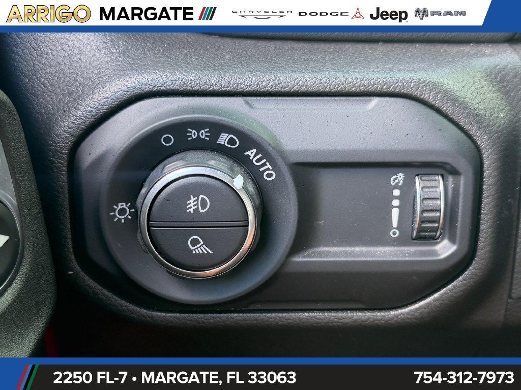 Used 2023 Jeep Gladiator Overland w/ Popular Equipment Package AWD/4WD image 35