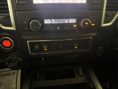 Used 2019 Nissan Titan SL w/ Midnight Edition AWD/4WD image 40