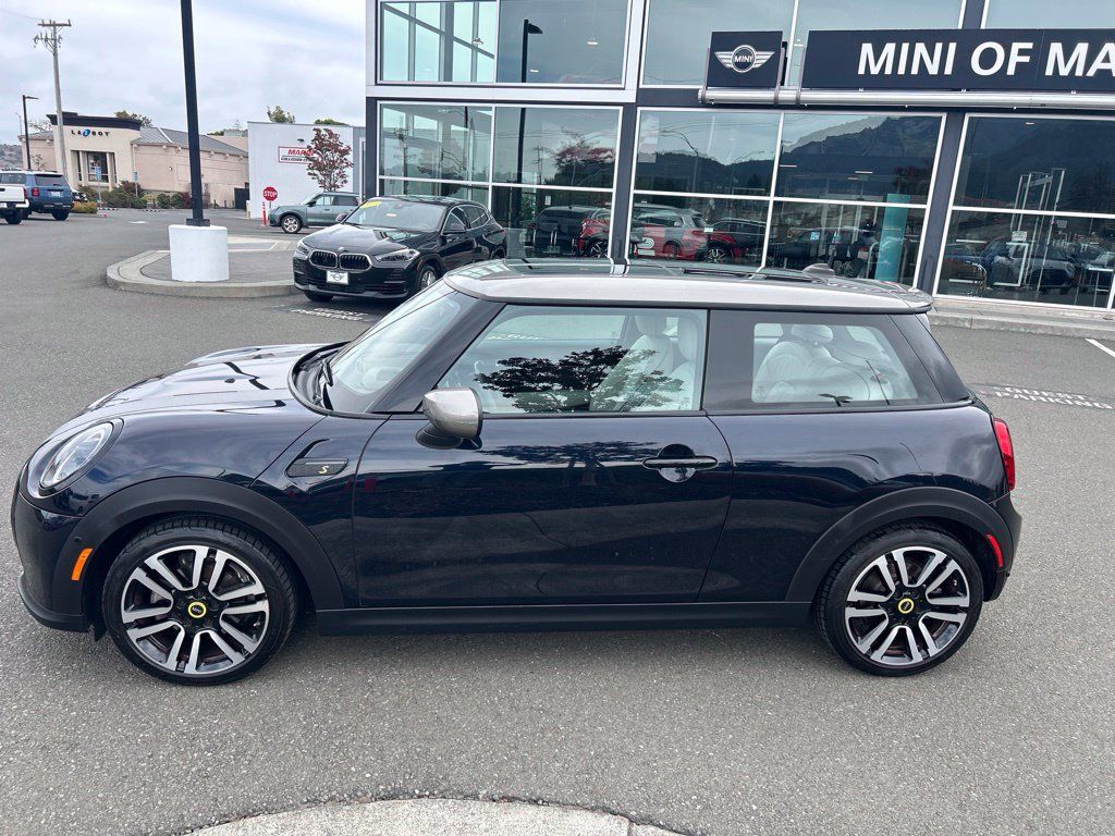 Used 2024 MINI Cooper SE FWD image 2