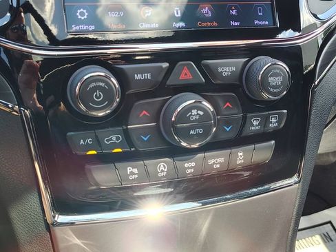 Used 2019 Jeep Grand Cherokee Limited X AWD/4WD image 37