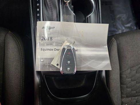 Used 2018 Chevrolet Equinox LT image 24