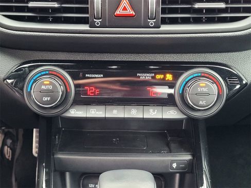 Used 2023 Kia Forte GT-Line w/ GT-Line Premium Package image 18