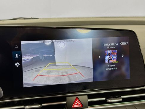 Used 2025 Hyundai Elantra SEL image 16