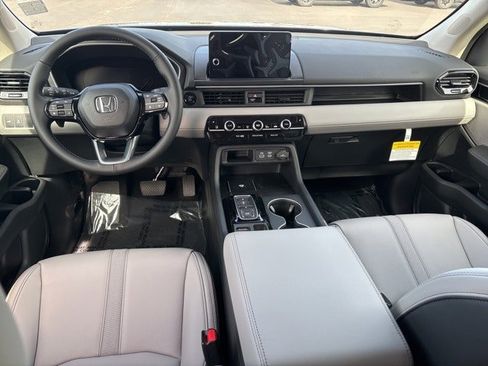 New 2025 Honda Pilot EX-L image 13