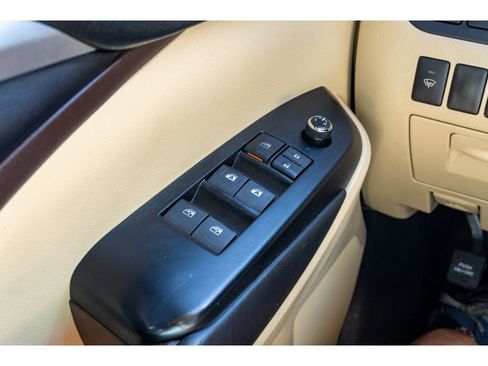 Used 2017 Toyota Highlander XLE image 33