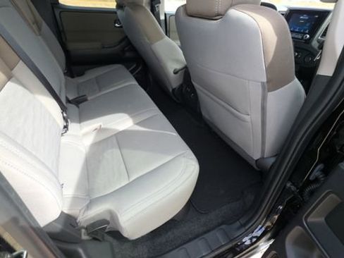 Used 2023 Nissan Frontier SV w/ SV Convenience Package image 27