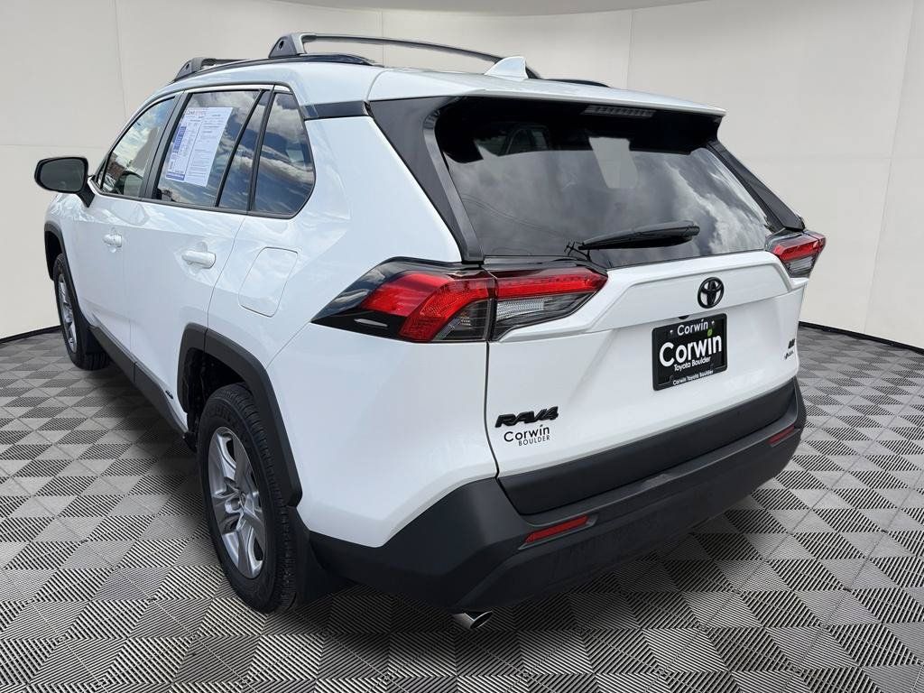 Used 2025 Toyota RAV4 LE AWD/4WD image 7