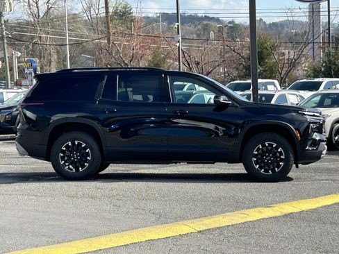 New 2026 Chevrolet Traverse Z71 w/ Enhanced Driving Package image 2