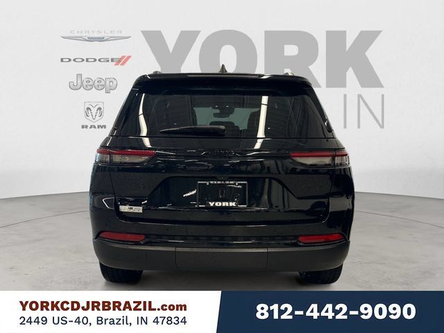 Used 2023 Jeep Grand Cherokee Altitude AWD/4WD image 4