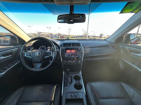 Used 2016 Toyota Camry XLE image 9