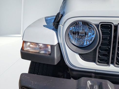 New 2026 Jeep Gladiator Sport image 8