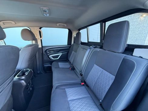 Certified 2021 Nissan Titan SV w/ SV Convenience Package image 17