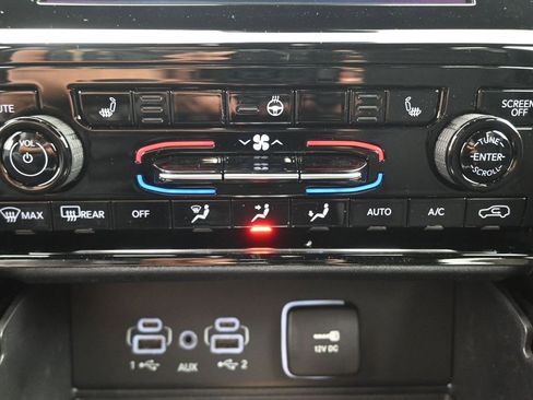 New 2025 Jeep Grand Cherokee Laredo X image 3