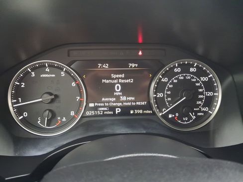Used 2025 Mitsubishi Outlander SE FWD image 2