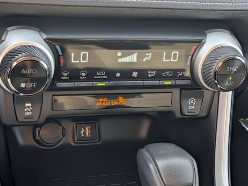 Used 2025 Toyota RAV4 XLE FWD image 16